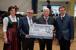 Ein herzliches Danke an ÖR NR a.D. Jakob Auer, Vorsitzender des Aufsichtsrates der  Raiffeisenbank OÖ, der sich mit einer großzügigen Spende einstellte. 